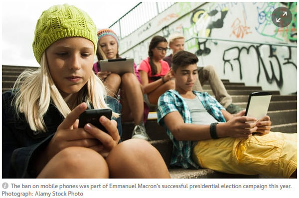法国将推最强校园手机禁令 校长学生都不买账