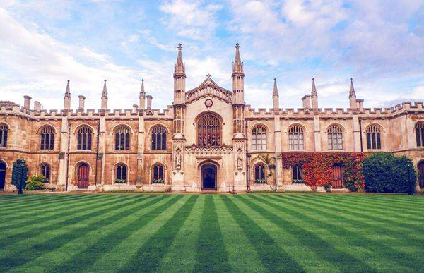 剑桥大学引入性侵匿名举报 9个月收到近200起投诉