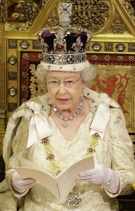 哈里王子本周六大婚，英国王室“结婚证”长啥样？