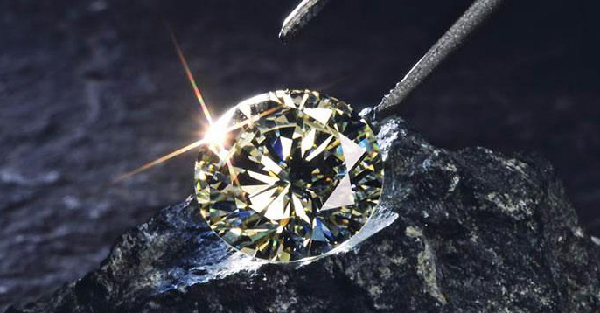 曾经宣称绝不出售人造钻石的De Beers推出人造钻石品牌