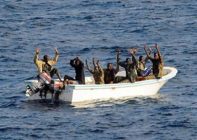 German navy arrests nine pirates off Somalia