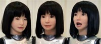 日本新型女机器人会走“猫步”