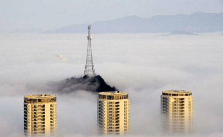 Heavy fog shrouds Taizhou
