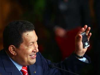 Chavez promotes cheap phone <BR>委国推中国造95元手机