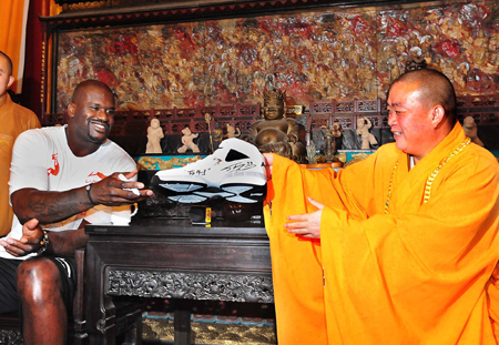O'Neal visits Shaolin Temple