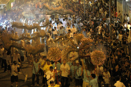 Chinese celebrate Mid-Autumn Festival