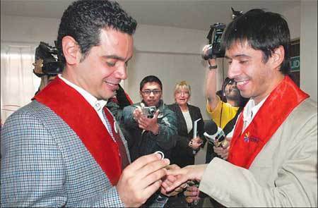 拉美首例同性恋婚礼在阿根廷举行