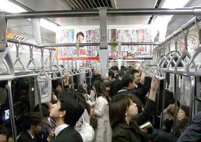 日本：十大不当乘车行为 大声说话居首