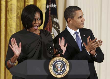 奥巴马开妇女节招待会 夫人打趣笑翻全场