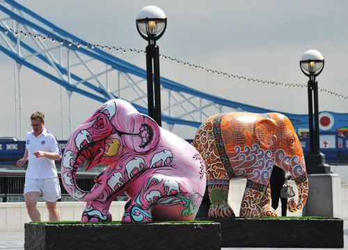 Colorful elephants on London St