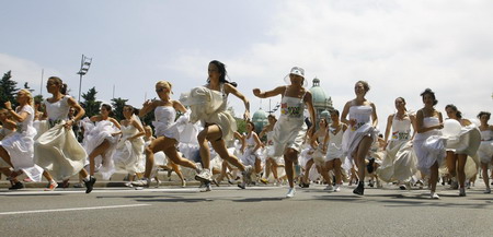 Brides race in Belgrade