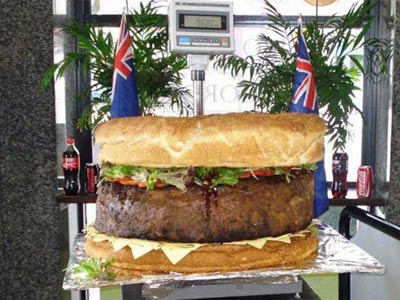悉尼做出世界最大汉堡 重90公斤