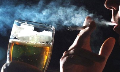 俄财长鼓励民众多吸烟多喝酒