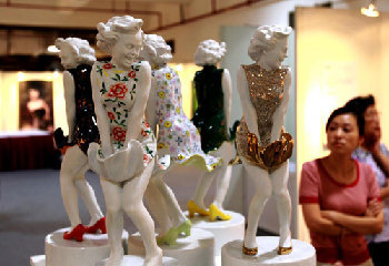 Art exhibit includes Chinese Marilyns