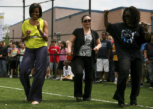 Michelle Obama dances for fitness event
