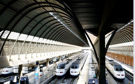 西班牙一高铁停运 日均乘客仅9人