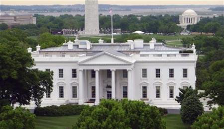 美国公布白宫公务员年薪 今年人均8.2万