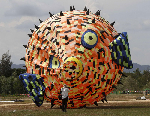 Kite festival kicks off in Thailand