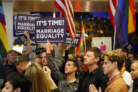 美国同性恋婚姻和持枪合法支持率上升