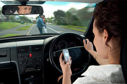 美国每年五千人死于开车发短信