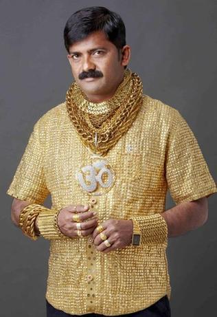印度男子花重金打造纯金衬衫
