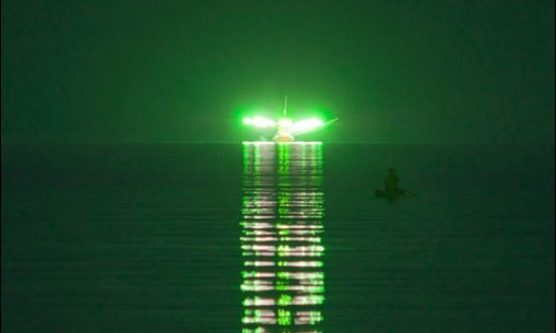 NASA太空卫星图上的神秘光点系渔船