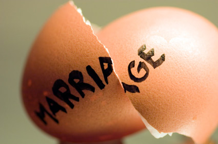 英女子状告律师：未告知离婚会导致婚姻结束