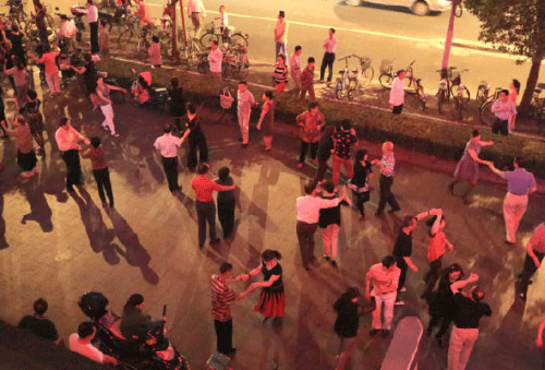 上海市民支持“广场舞”