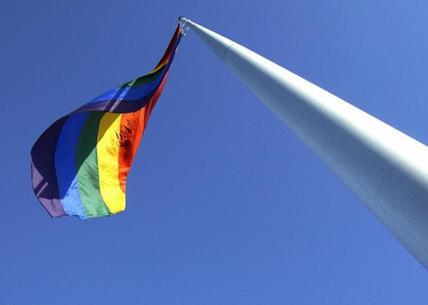 同性恋人群在职场遭遇的“彩虹屋顶”