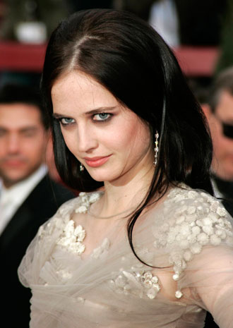 Actress Eva Green arrives at the 79th Annual Academy Awards in Hollywood, California, February 25, 2007.