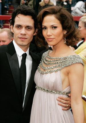 Singers Marc Anthony (L) and Jennifer Lopez arrive at the 79th Annual Academy Awards in Hollywood, California, February 25, 2007.