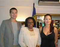 Jolie and Pitt deny wedding rumors