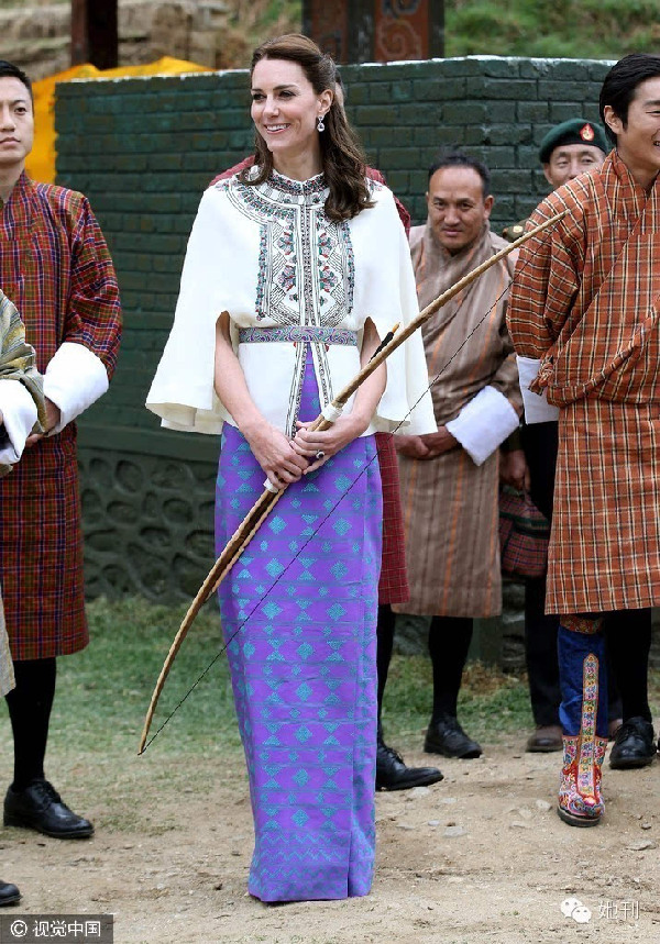 她贵比英女王，却穿几百块的衣服美翻东南亚！