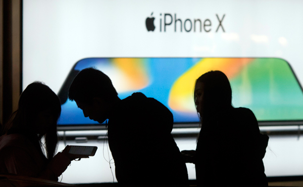 库克回应苹果降速门：下次系统更新允许禁用iPhone降频