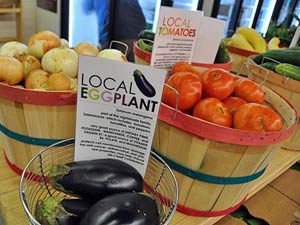 Community grocery brings affordable healthy food to inner city