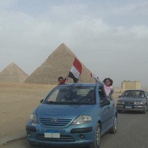 Egyptian pyramids reopen for tourism