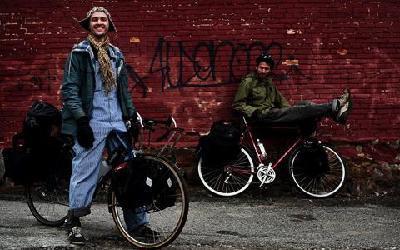 Bicycling brothers search America for community spirit