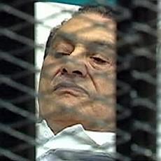 Syria continues attack on dissent; Mubarak trial begins in Cairo