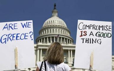 US Congress gets conflicting advice on economy, debt