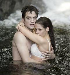 'Twilight Breaking Dawn, Pt 1' features long-awaited vampire wedding