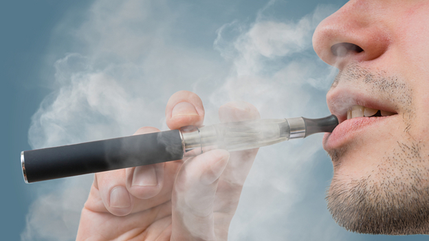 Doctors support switch to e-cigarettes 英国医生支持吸烟者使用电子烟
