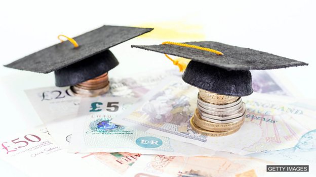 Overseas students 'add £20bn' to UK economy 海外学生每年为英国经济注入200亿英镑