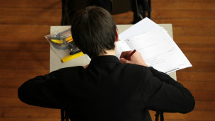 英国GCSE将被取代 新考试更难