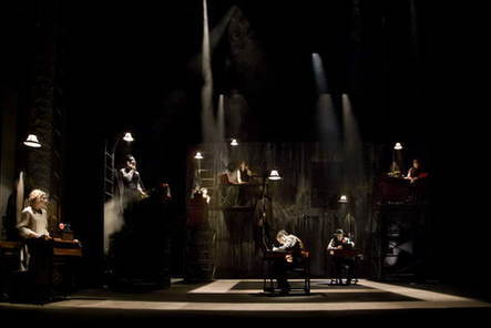 《外套》11月中国巡演