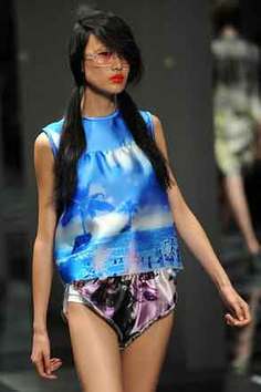 流行趋势：顶级品牌Prada2010春装秀