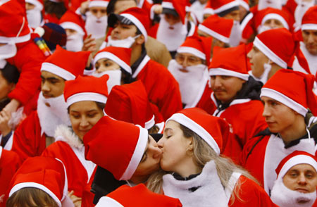 Bucharest breaks Santa world record