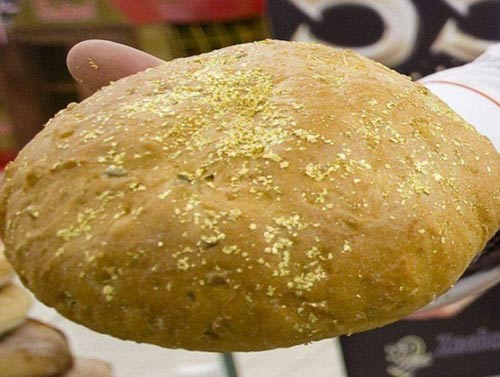 西班牙面包店推出“金粉面包” 售价高达150美元