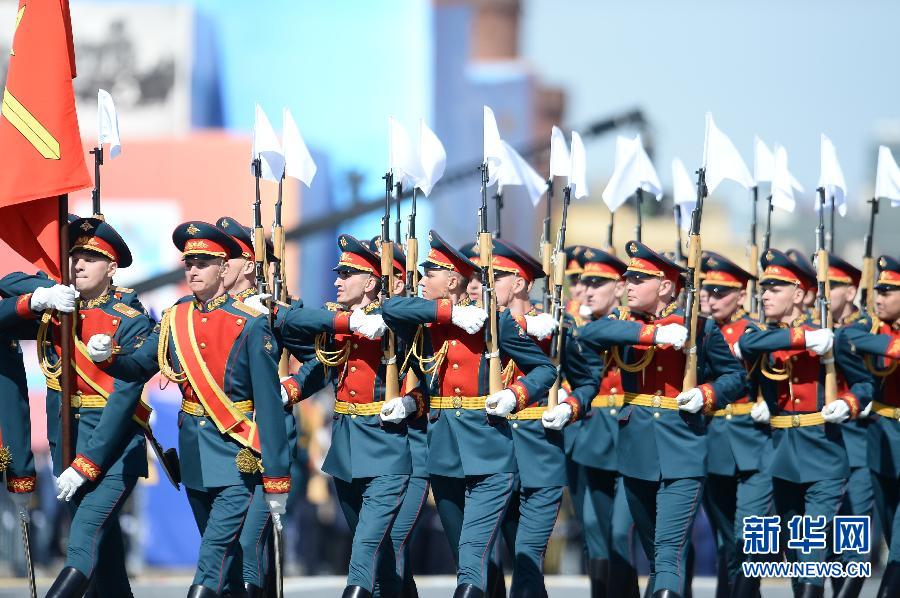 俄罗斯举行最大规模红场阅兵