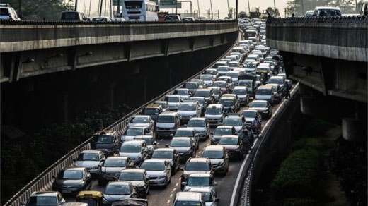 印度首都成“毒气室” 将实行车辆限行