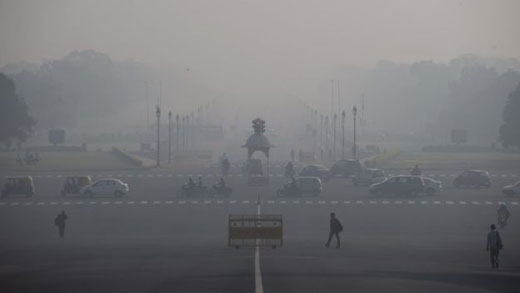 印度首都成“毒气室” 将实行车辆限行